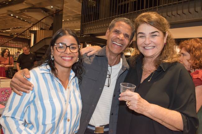 Emanuelle Aguiar, Alberto Pereira e Lea Klabin