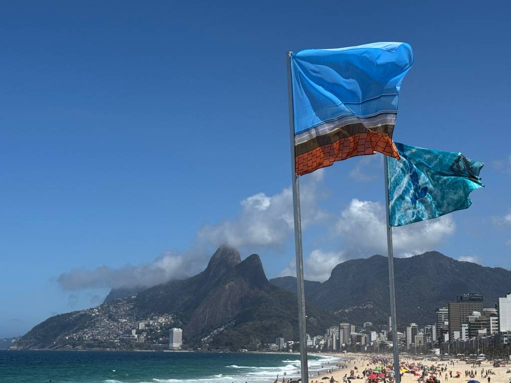 Maritza Caneca e a poética da água no Arpoador