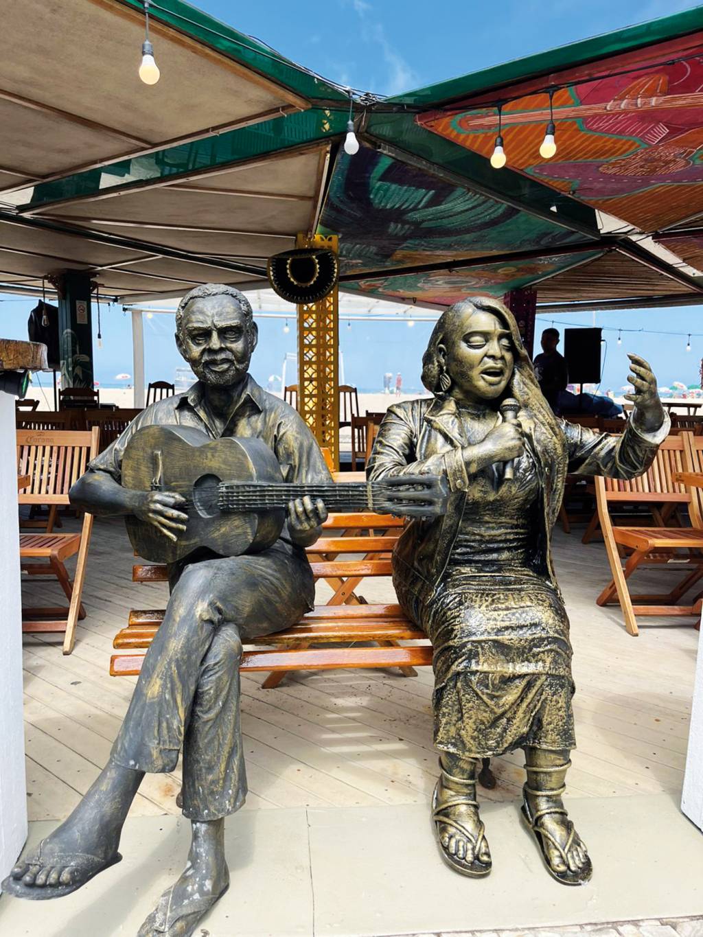 A música que Preta Gil cantava na hora da foto que inspirou sua estátua