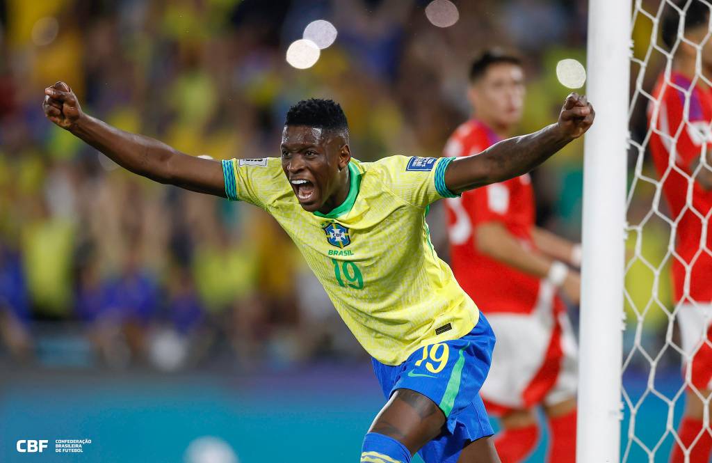 Seleção brasileira precisa sacudir alma infantil do torcedor