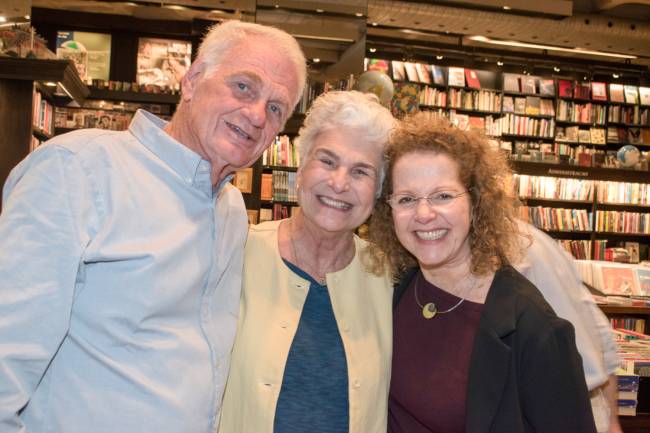 Tania e Michel Kurc com Jacqueline Tepins