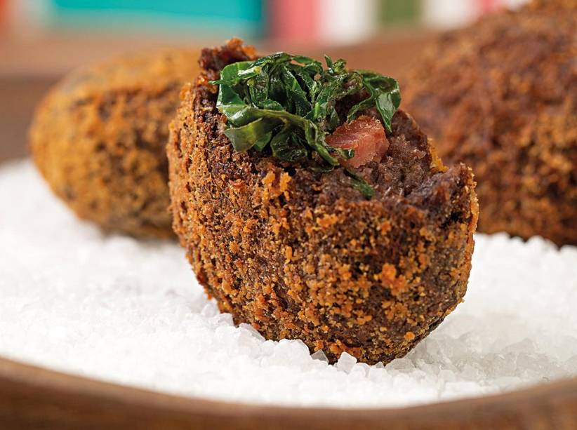 <span>Bolinho de feijoada, petisco que se popularizou por todo o Brasil, é assinatura de Katia Barbosa</span> <span>Bolinho de feijoada, petisco que se popularizou por todo o Brasil, é assinatura de Katia Barbosa</span>