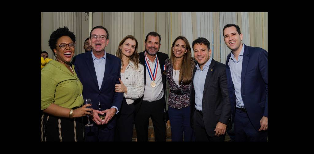 Medalha e samba: a festa de Miguel Pinto Guimarães na Câmara
