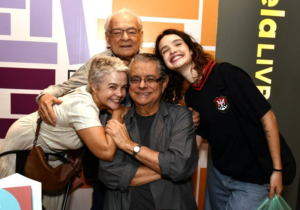 Flávio Marinho, um dos pilares do teatro, lança mais um livro