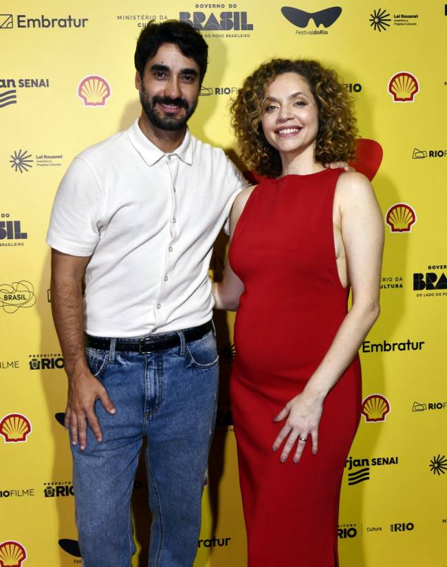_DSC4970 Gabriel Godoy e Marina Provenzzano - AS VITRINES- Festival do Rio - OUT 2025 - CG
