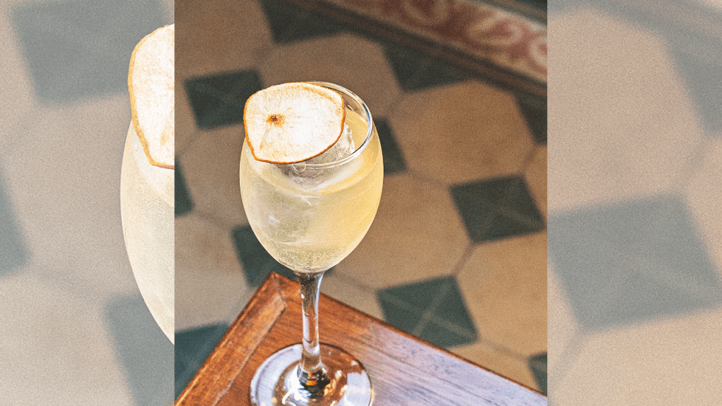 Bolhas e brindes no Bar Tero