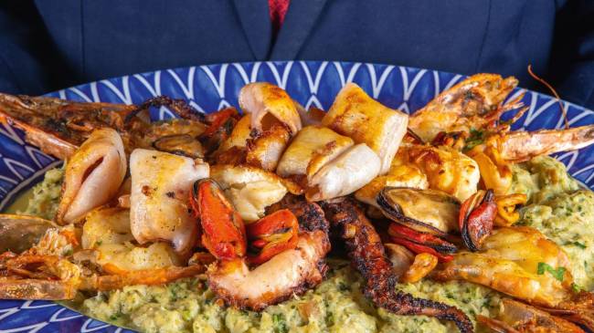 Honrando tradições, Rancho Português é tetracampeão do Comer & Beber