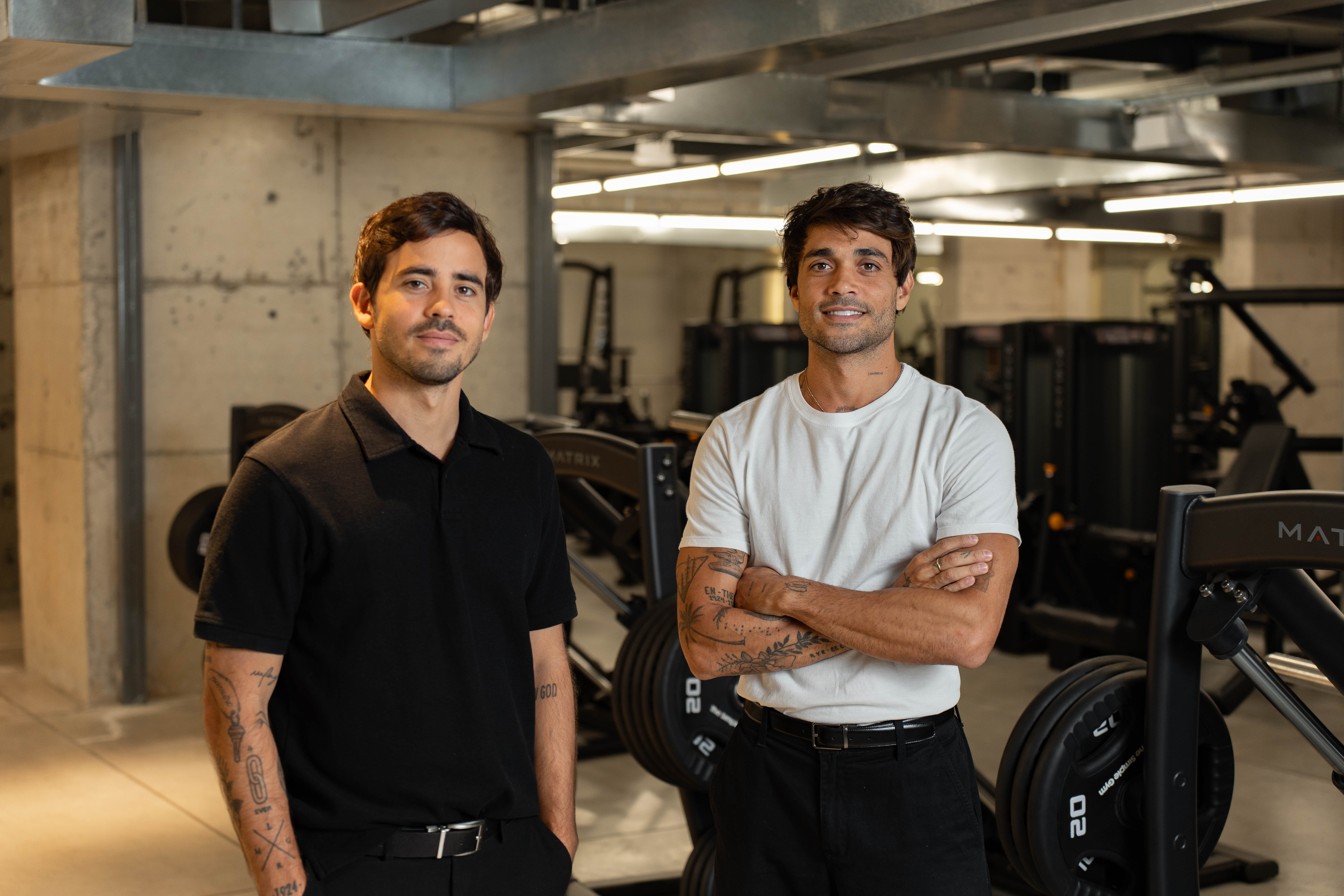 Os irmãos Gustavo e Gabriel Rodrigues, fundadores da The Simple Gym
