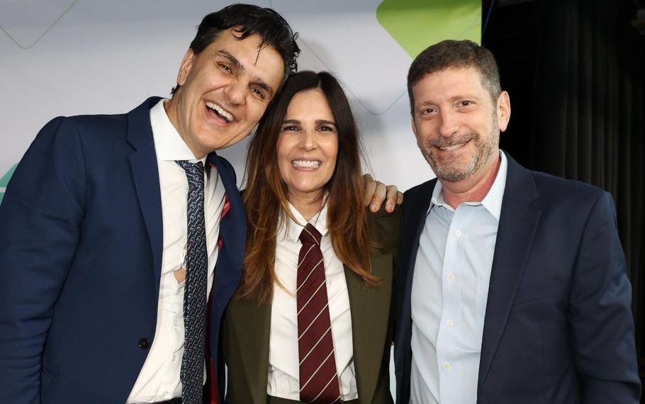 Cláudia Romano recebe título de Doutora Honoris Causa