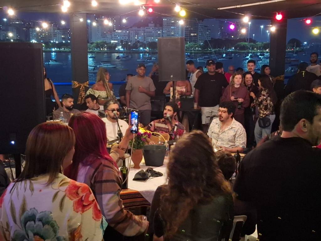 Samba da Marambaia, de frente pro mar, com a melhor vista de Botafogo