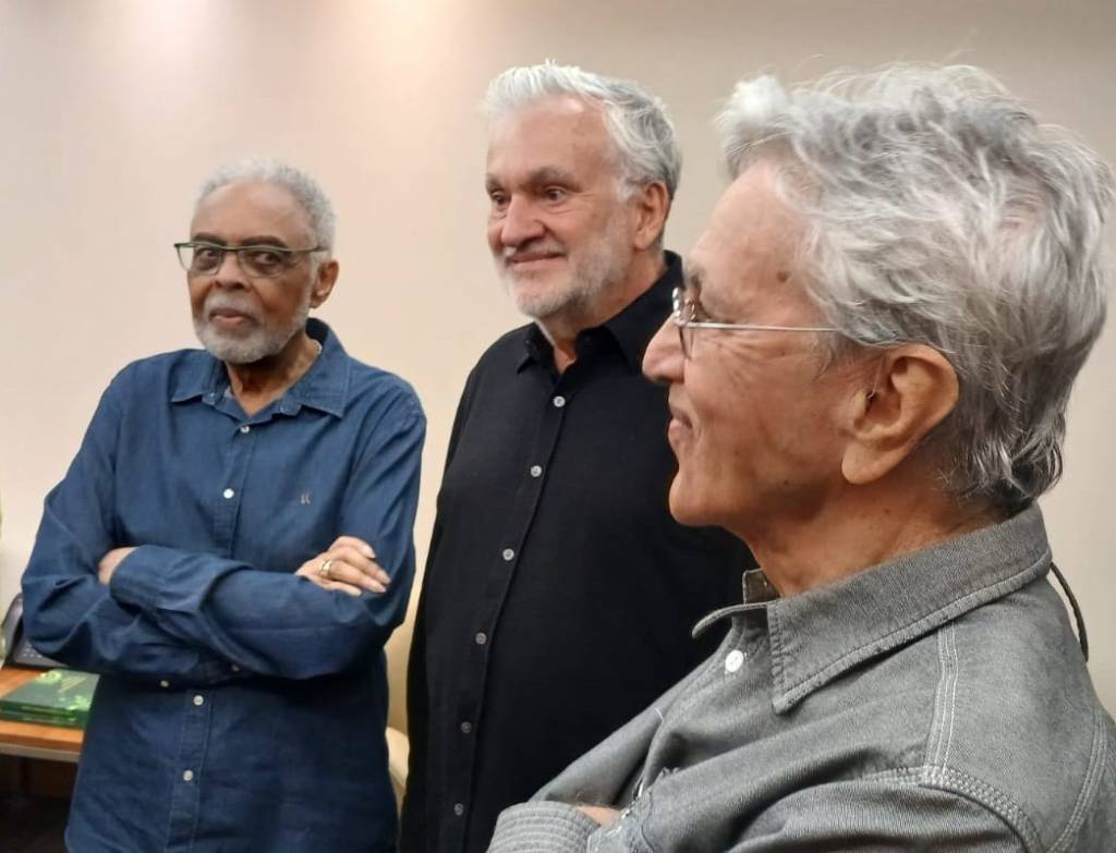 Caetano e Gil homenageiam Tenório, morto pela ditadura argentina