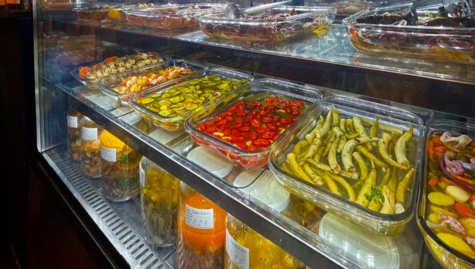 Conserva abre em Copacabana com coleção de delícias nos palitos