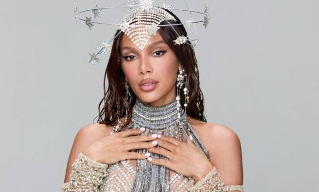 Réveillon Tropical: Quem sobe no palco da Brava Arena Jockey é a poderosa Anitta