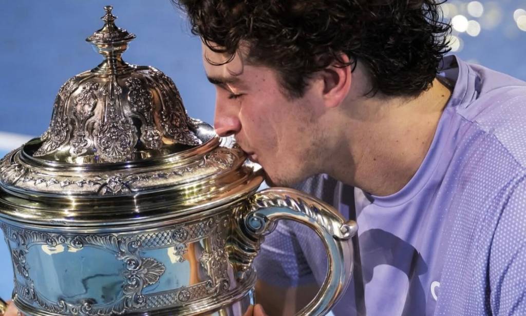 João Fonseca supera marca de Federer ao vencer ATP 500 da Basileia