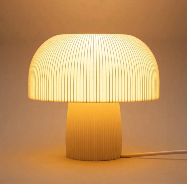 Luminária impressa em 3D, de bioplástico. Éttore Decor, ettoredecor.com.br.