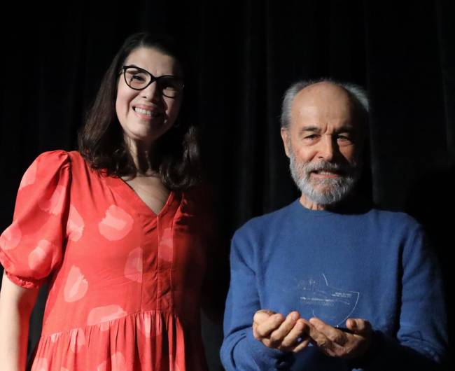 A secretária estadual de cultura, Danielle Barros, e Osmar Prado