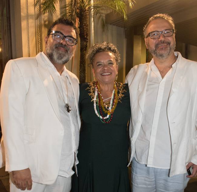Ana Maria Golçalves com Marcelo Campos e André Carvalho