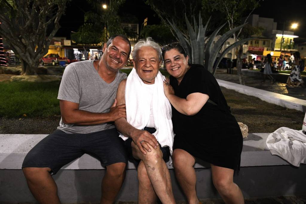 Tucano em festa: a volta de Othon Bastos ao sertão baiano