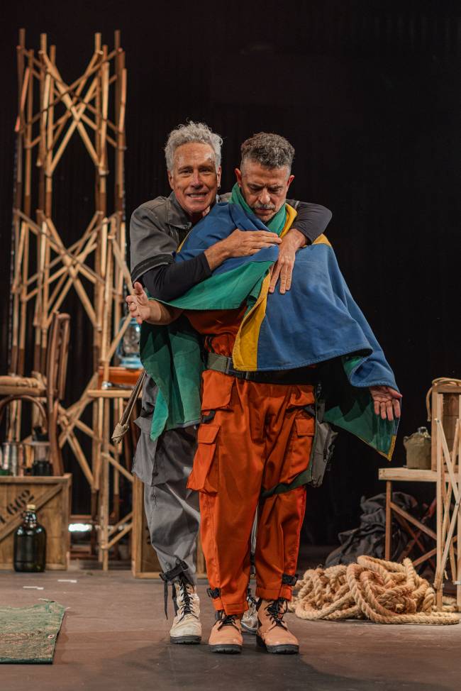 Gustavo Gasparani e Isio Ghelman em Nas Selvas do Brasil, foto Nil Caniné_R4A0160