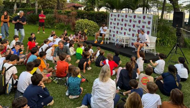 João Fonseca fala para sócios do Country