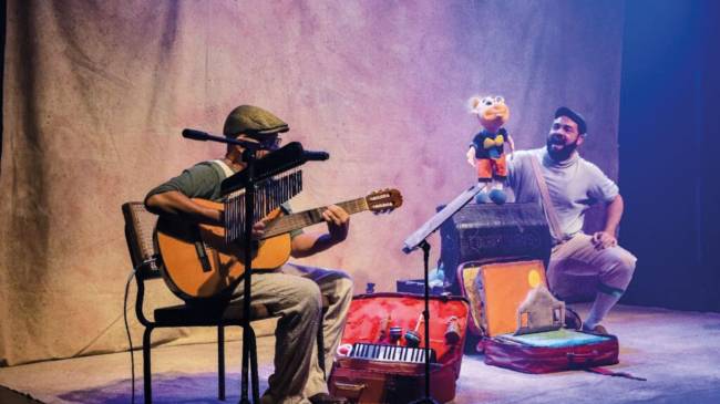 Poesia nos palcos: Peça apresenta Carlos Drummond de Andrade para crianças