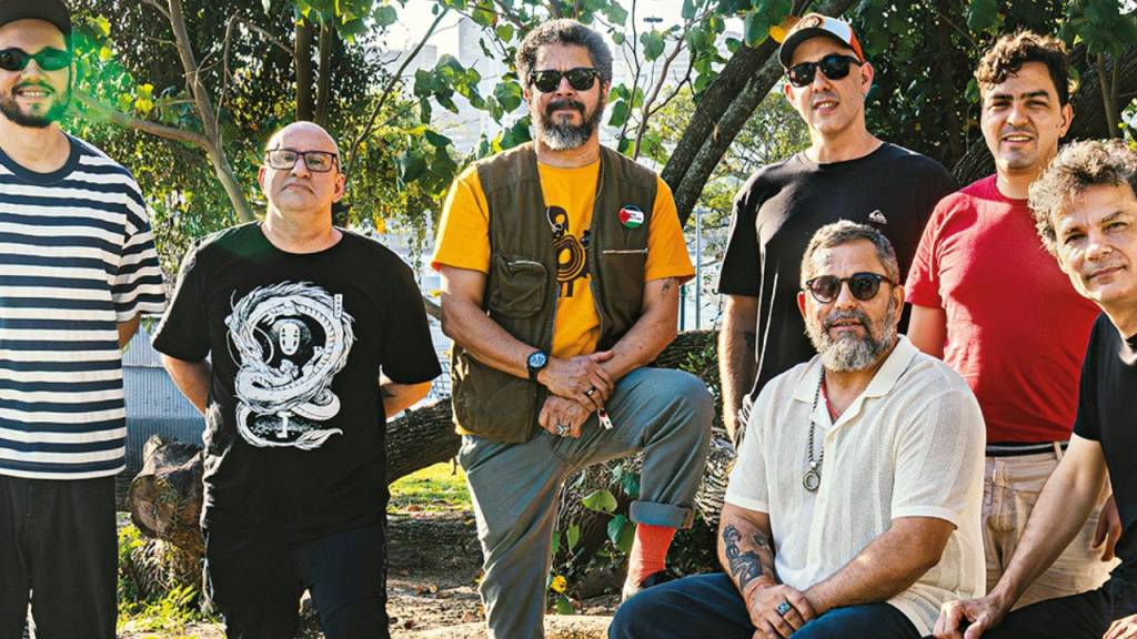 Los Sebosos Postizos homenageiam disco de Jorge Ben Jor em show