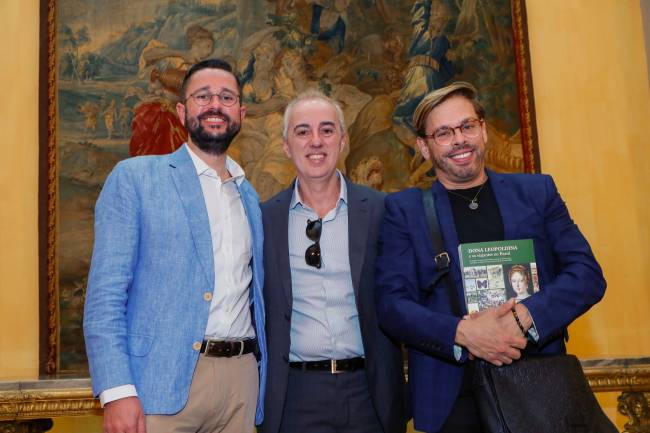 Mike Mclean, primeiro secretário do Consulado Americano no Rio; Marcelo Pires, assistente editorial da Capivara; e Bruno Chateaubriand