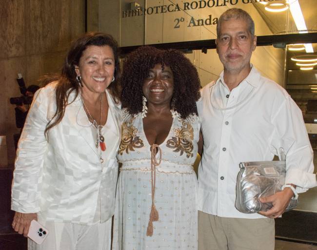 Regina Casé e Estêvão Ciavatta com a chef Dida Nascimento