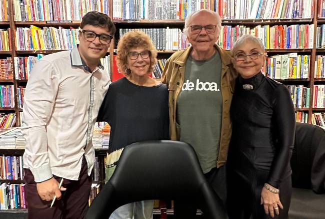 Charles Daves e Cininha de Paula com os tios Vera e Zelito Viana