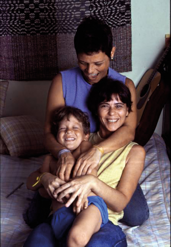 chico chico infancia com cassia e maria eugenia credito arquivo pessoal.jpg chico-chico