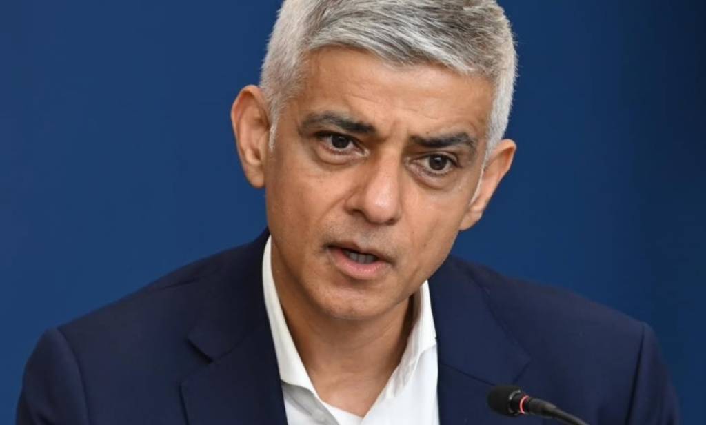 No Rio, Prefeito de Londres experimentou bebidas brasileiras