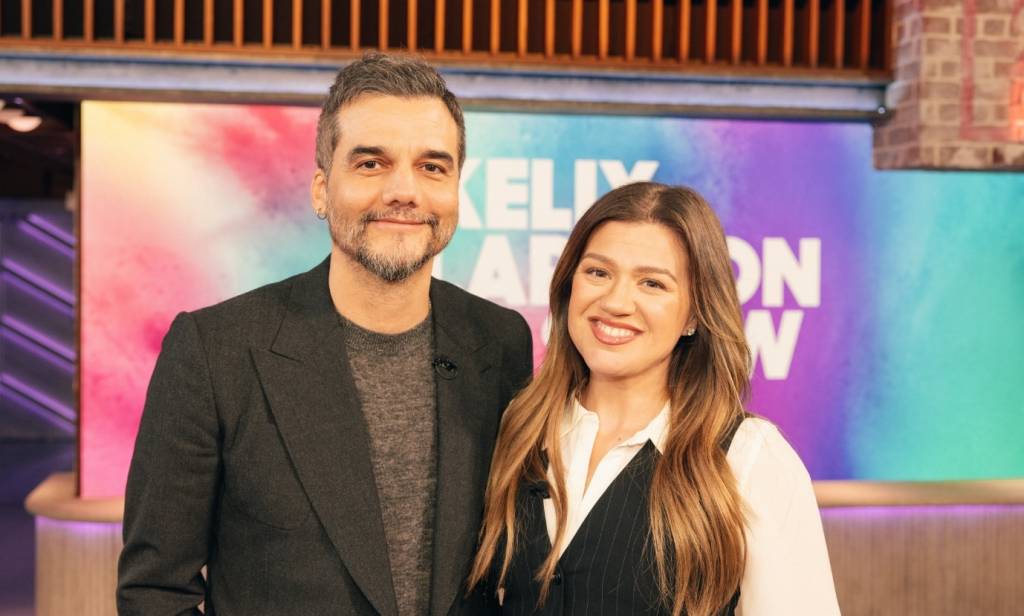 Wagner Moura coloca Kelly Clarkson para sambar. Veja vídeo!