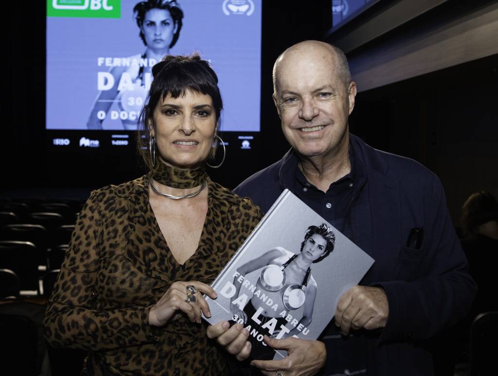 Fernanda Abreu fecha o ano no 220V: doc, livro e shows