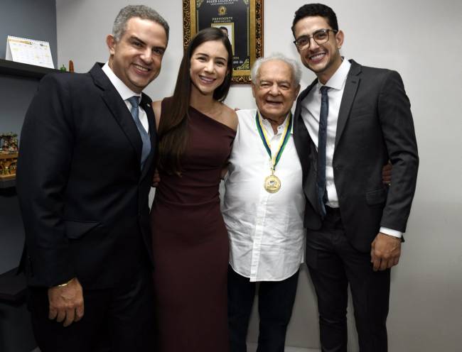 _DSC4999 Ricardo Maia , Isadora Gama , Othon Bastos e Ricardo Maia Filho - Entrega da Comenda PADRE GUMERCINDO - TUCANO - NOV 2025 - CG