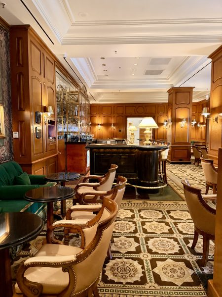 the club bar the peninsula bh