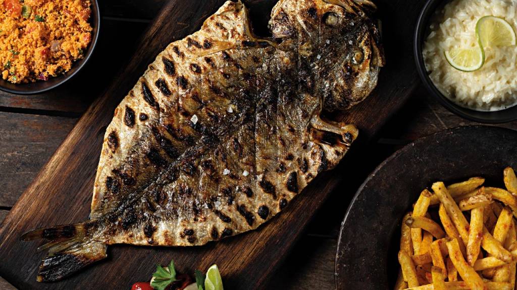 O mar está para o peixe do dia nas melhores cozinhas