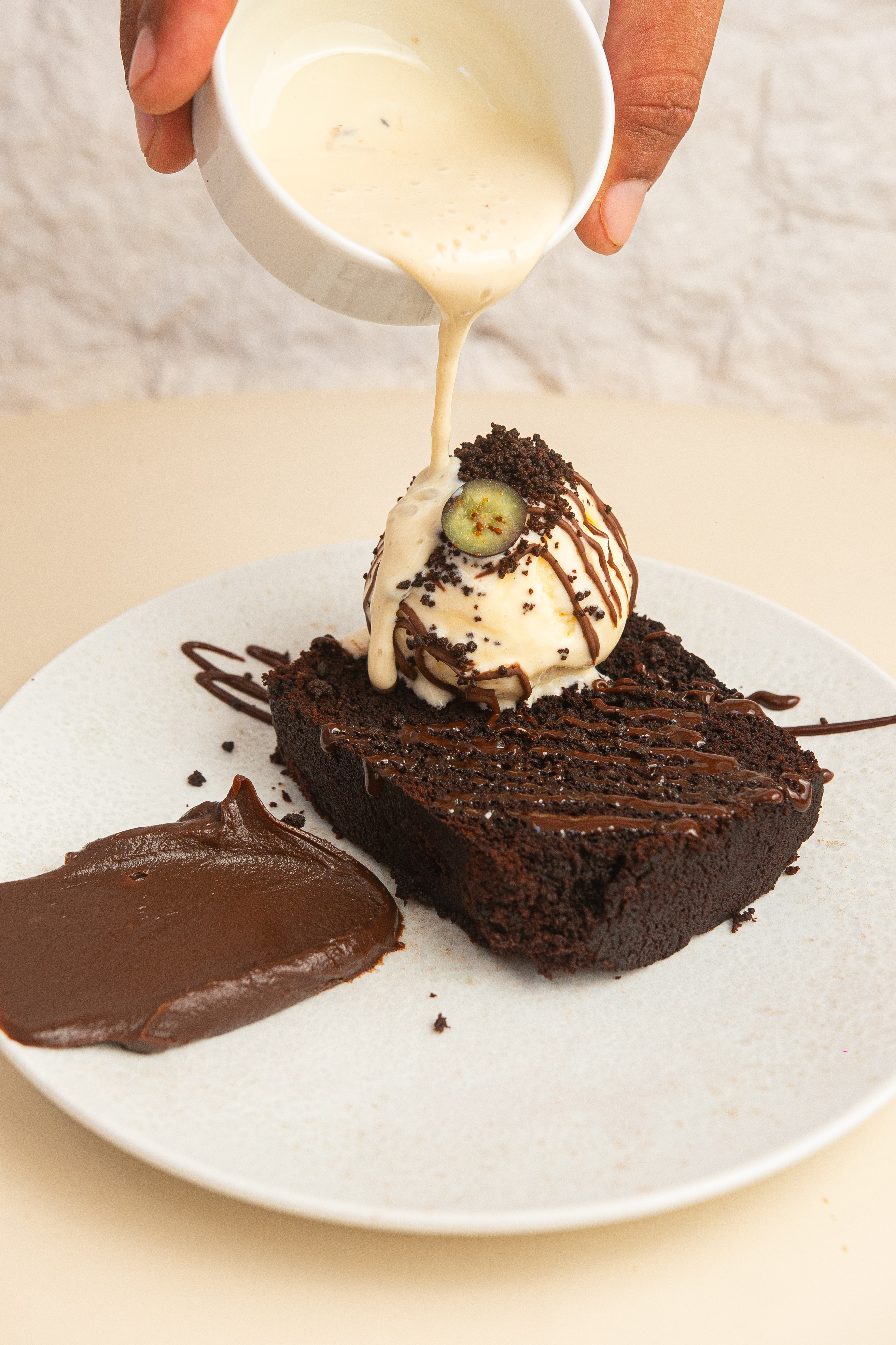 Bolo quente de chocolate do Chora Caf&eacute;