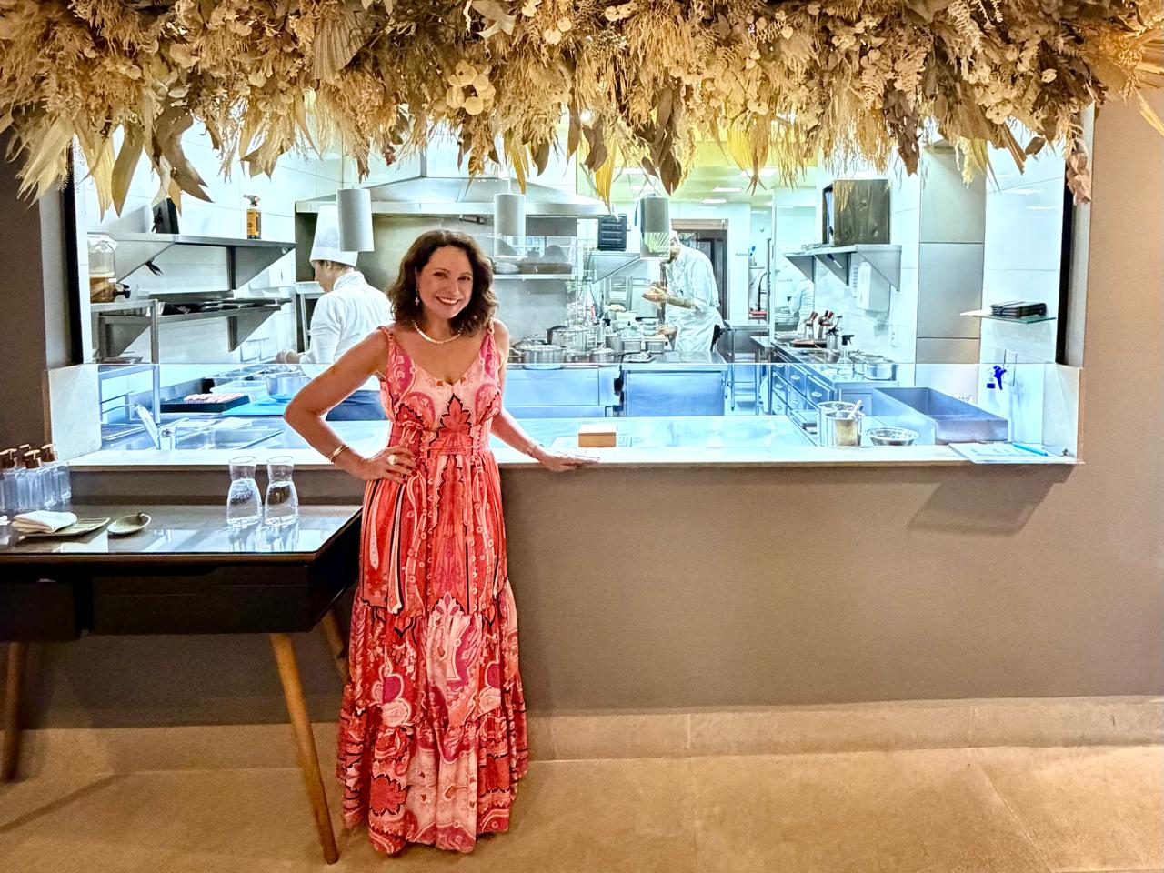 Renata Araújo no Manu, restaurante da premiada chef Manu Buffara, em Curitiba