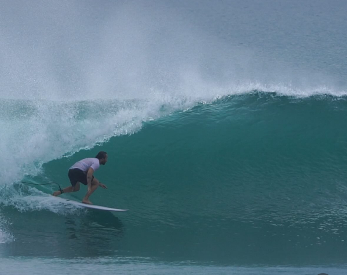 Por dentro: o chef Camilo Vanazzi em tubo na Indonésia
