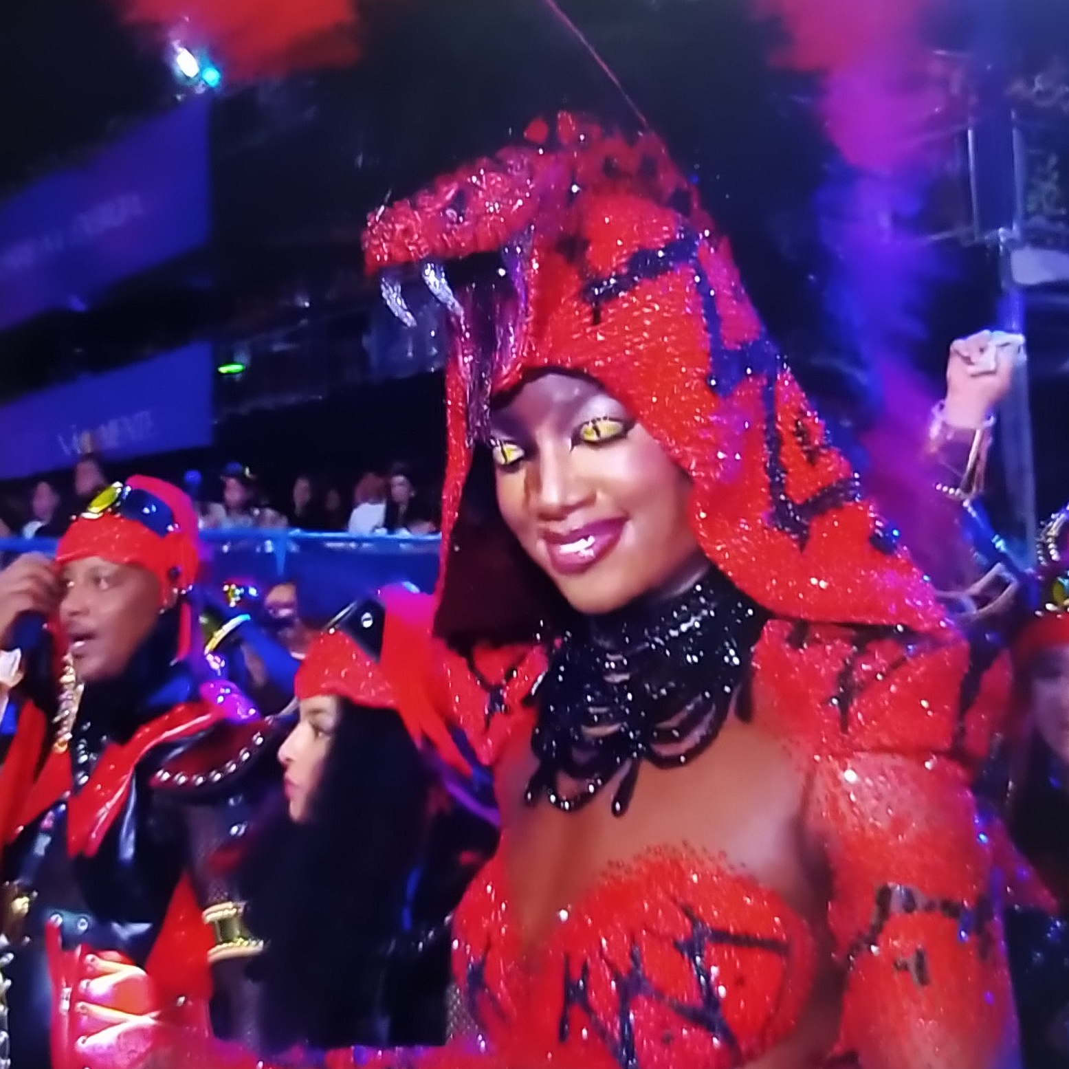 iza-rainha-imperatriz-serpente-pecado