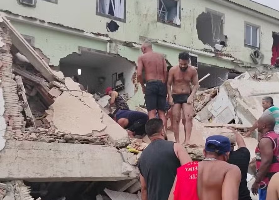 Desabamento: incidente na Rua Visconde de Itabaiana deixou quatro feridos