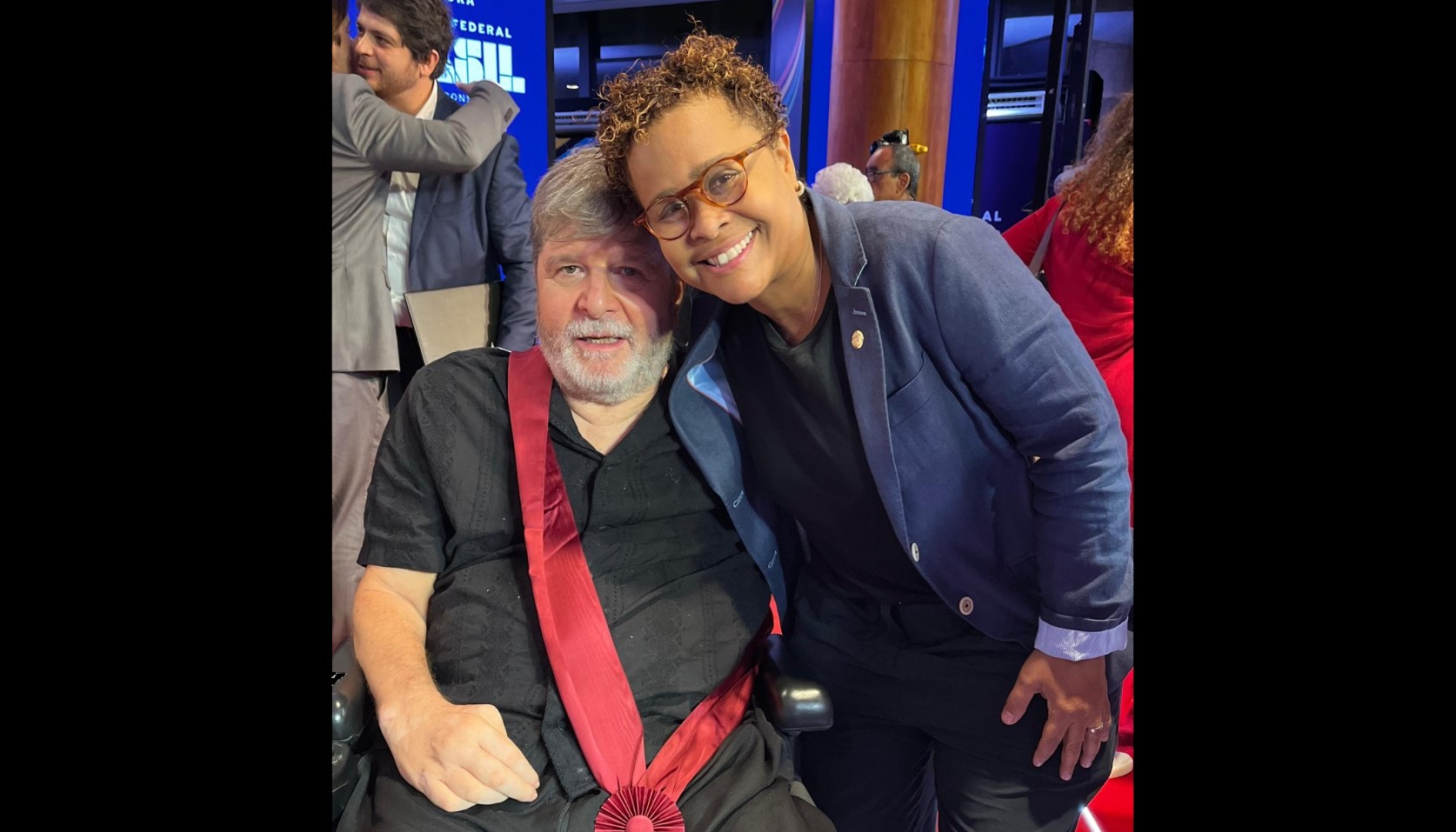 Às vésperas do aniversário do golpe, Marcelo Rubens Paiva recebe medalha