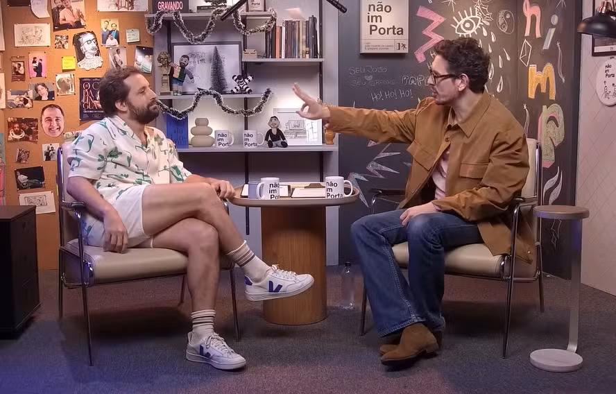 Coco Bambu aciona justiça do Rio contra Gregório Duvivier e João Vicente