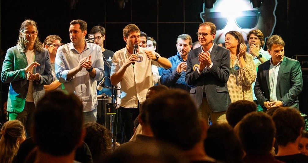 Aniversário de Flávio Valle: amizades em todas as gerações