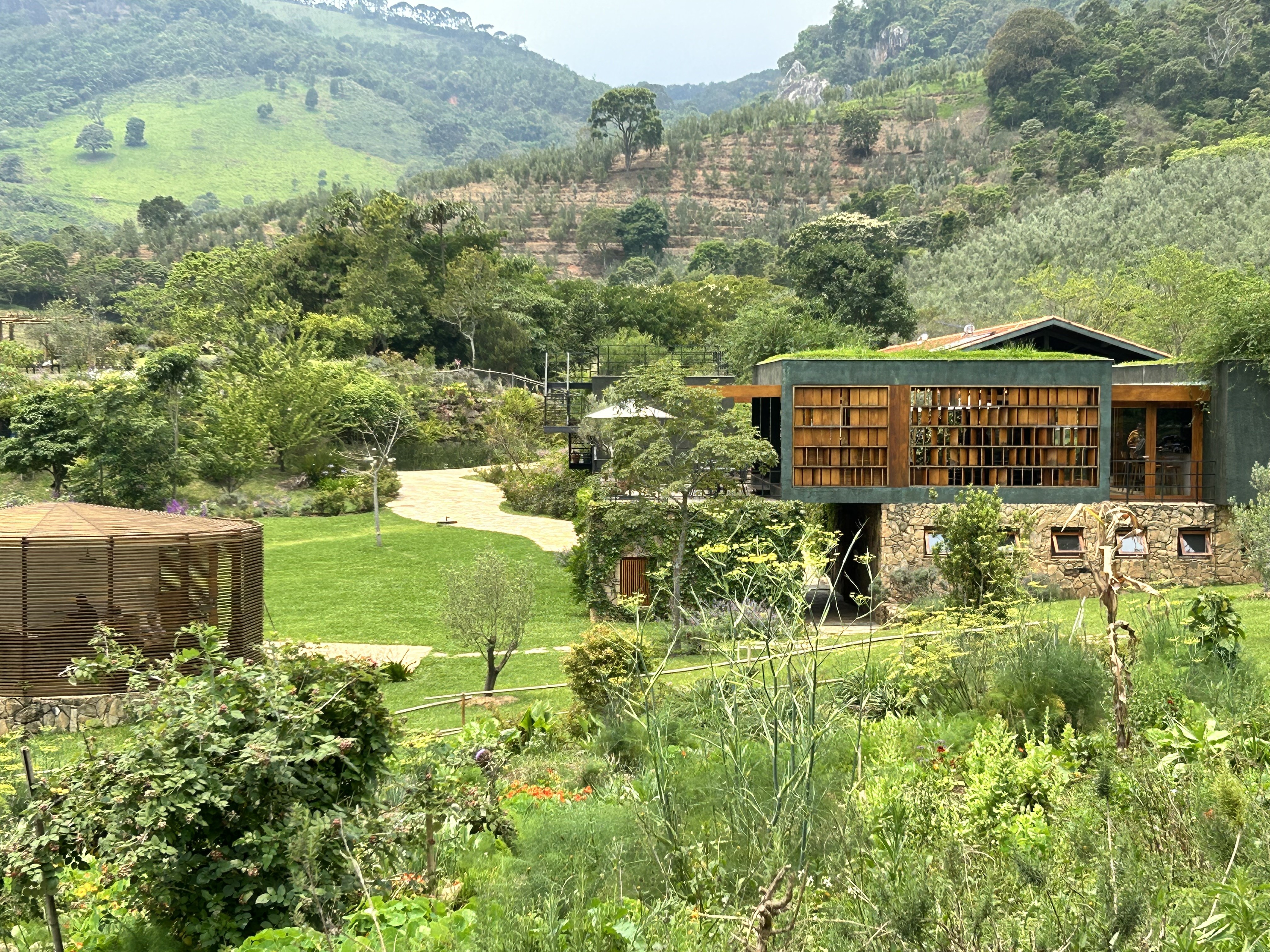 Oliq – complexo conta com sala de degustação, loja e restaurante