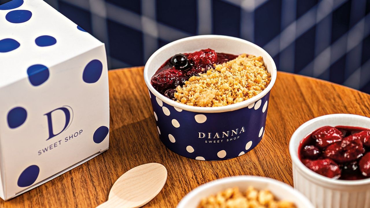Dianna Sweet Shop_Red Berry Crumble_Cred Tomás Vélez (1).jpg