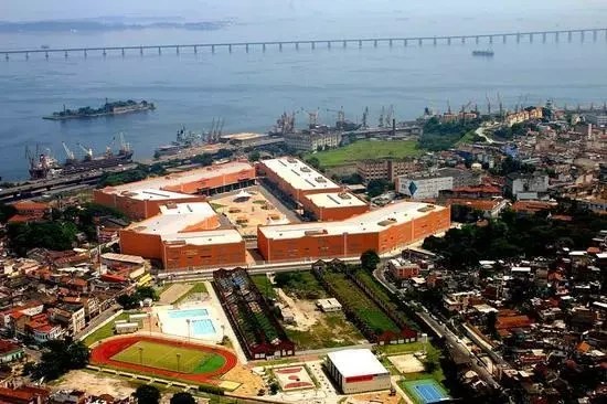 Tirando purpurina na língua, tudo do samba estará no Rio Carnaval TV 