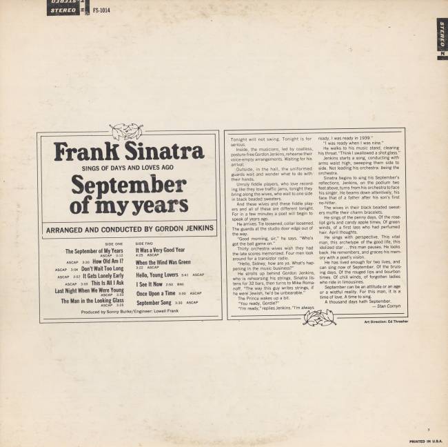 Capa de álbum de vinil branco com título Frank Sinatra Sings of Days and Loves Ago September of My Years, arranjado por Gordon Jenkins. Lista de músicas em duas colunas e texto descritivo sobre o artista e o álbum