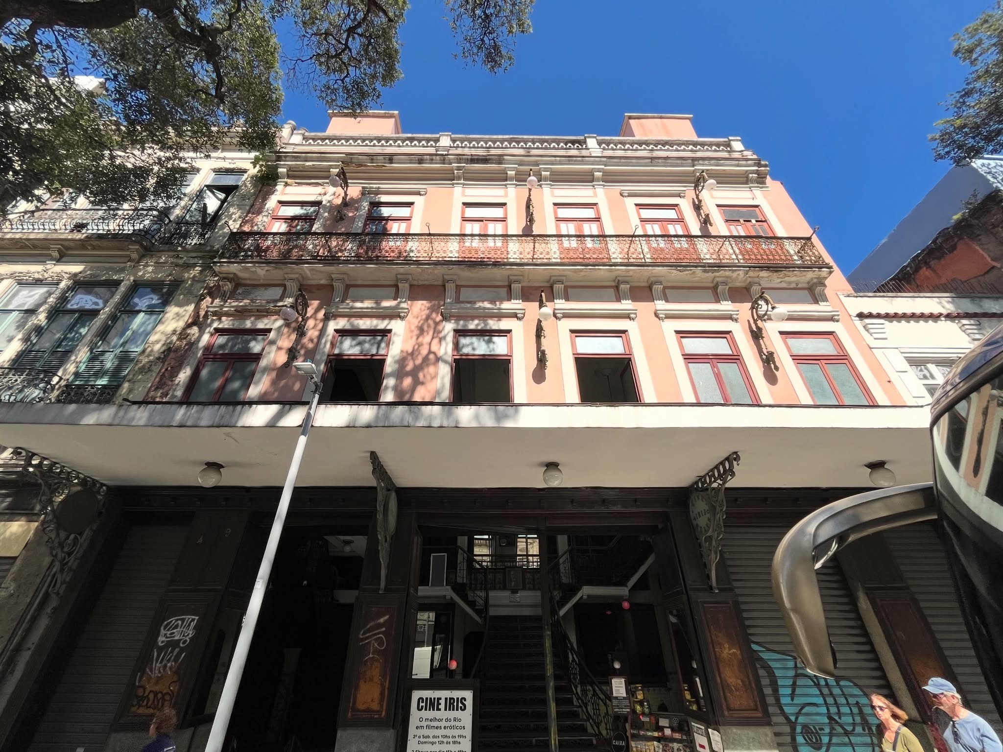 Rafael Bokor: Cine Íris e seu interior art nouveau de mais de um século